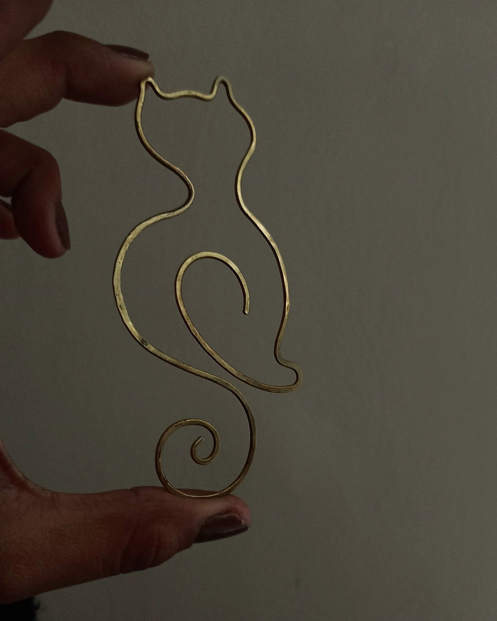 Brass wired cat bookmark handmade by A Creator's Studio