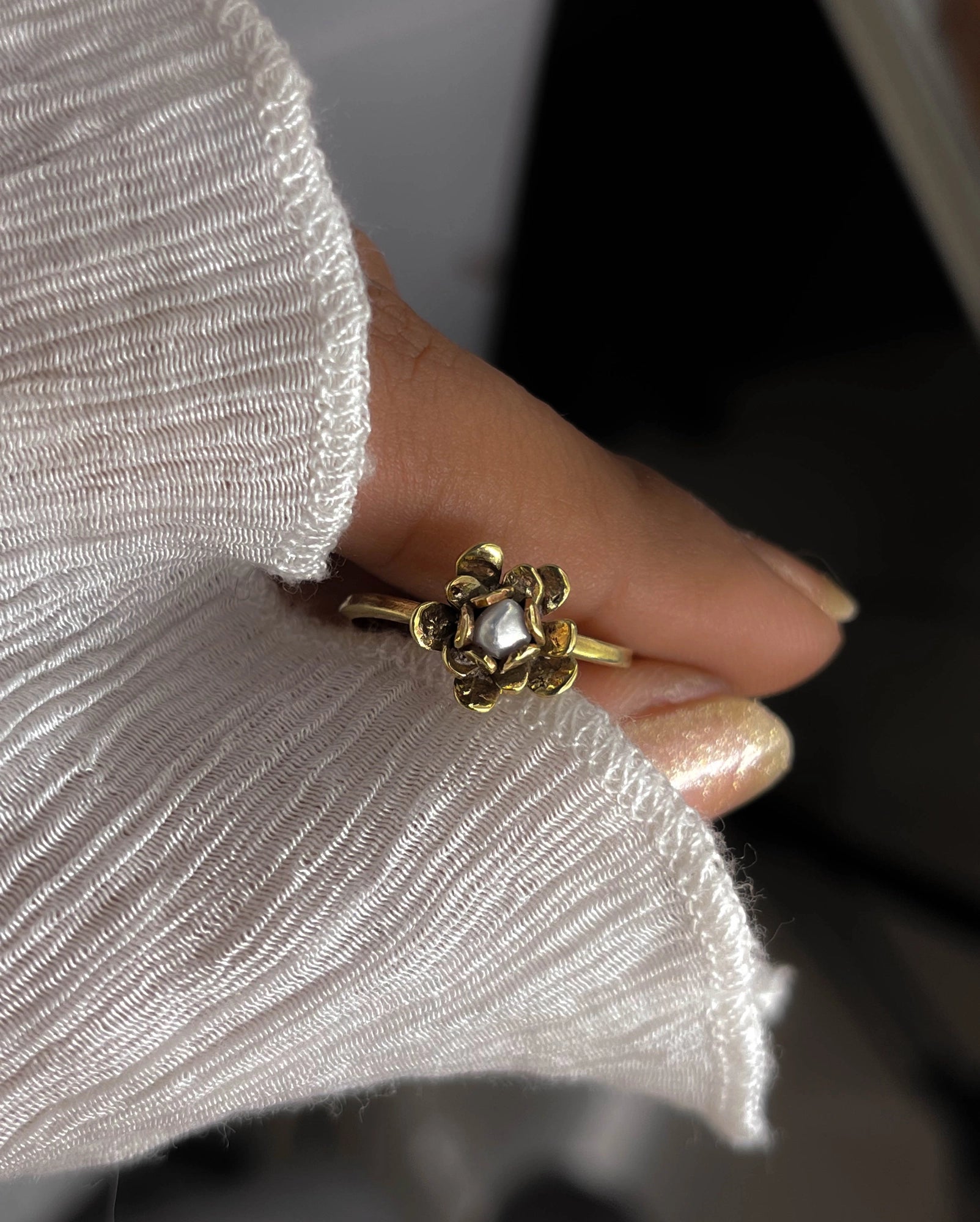 Flower with Pearl Ring Brass