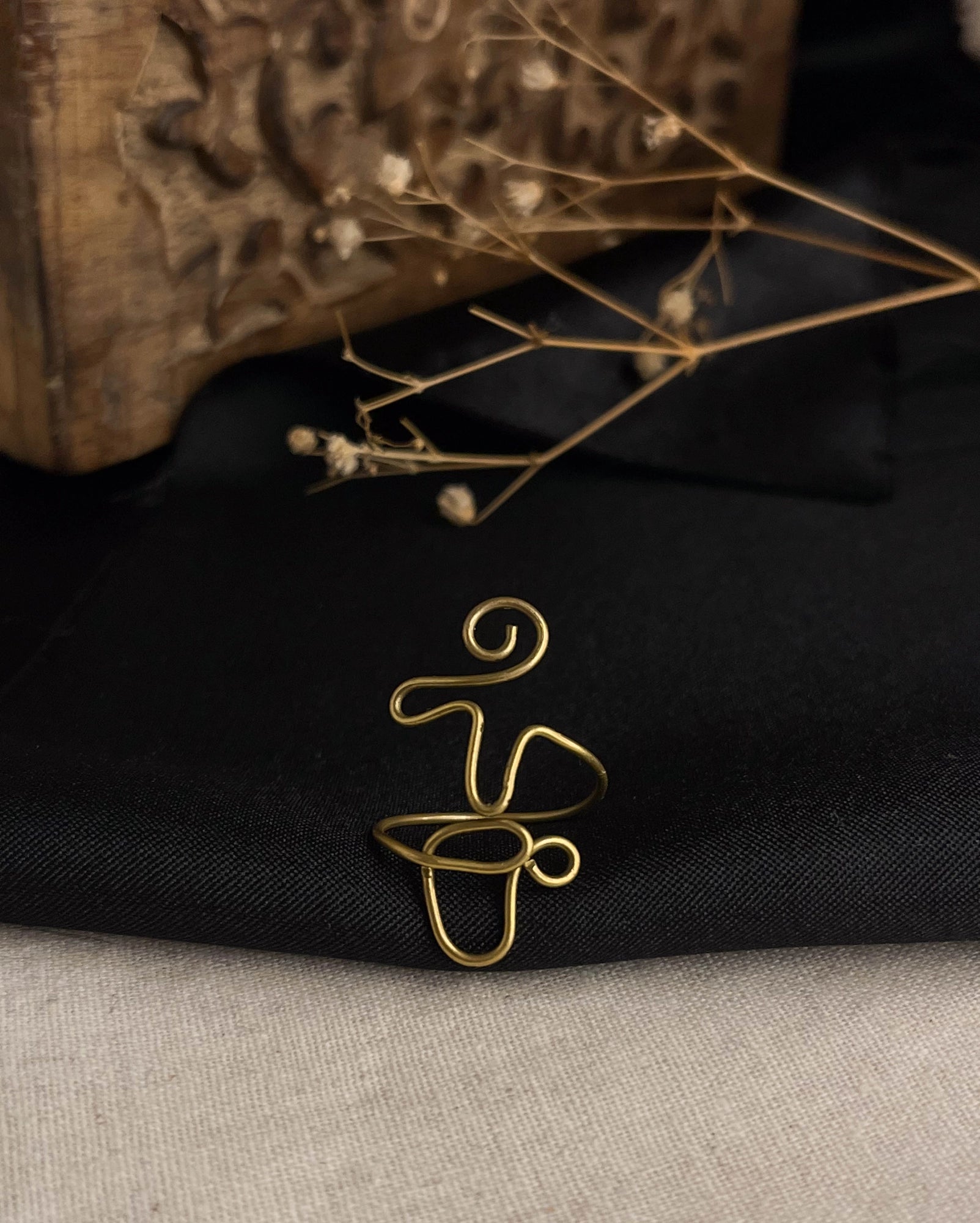 Coffee Wired Ring Brass