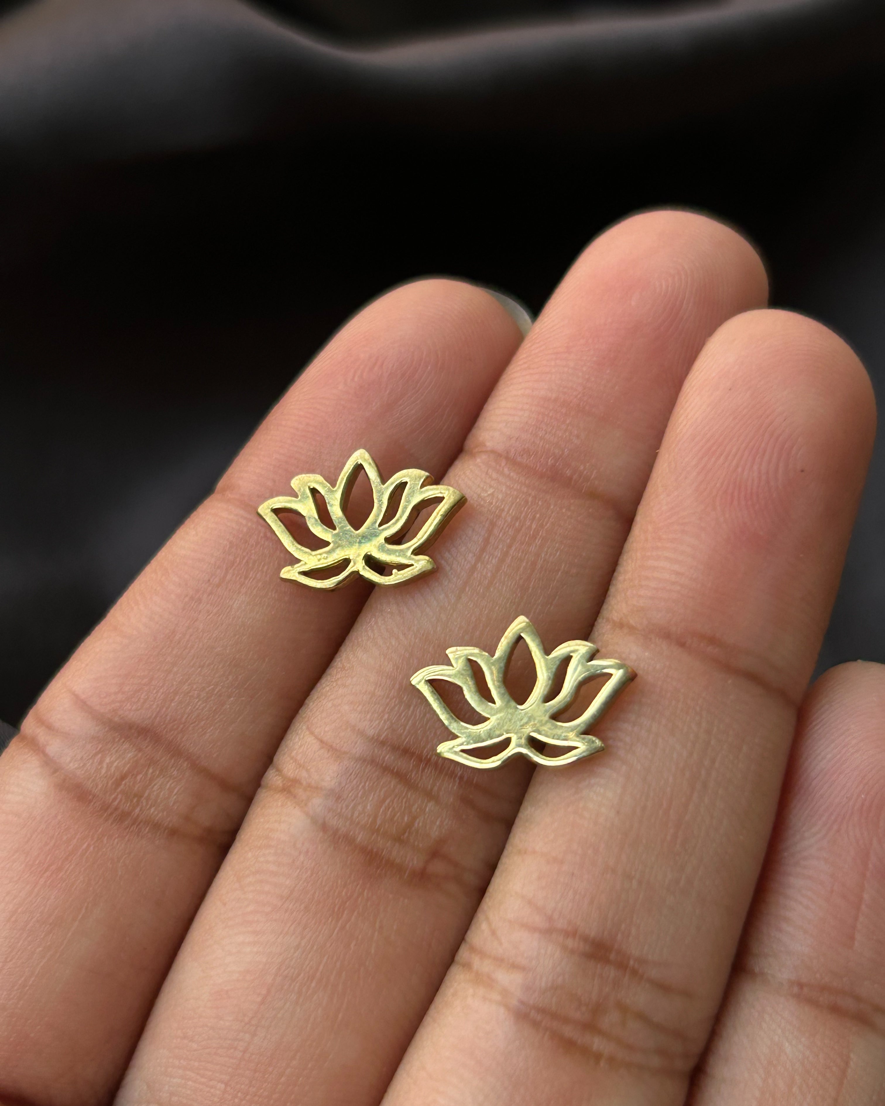 Lotus Studs