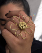 Statement Flower wired Ring Brass