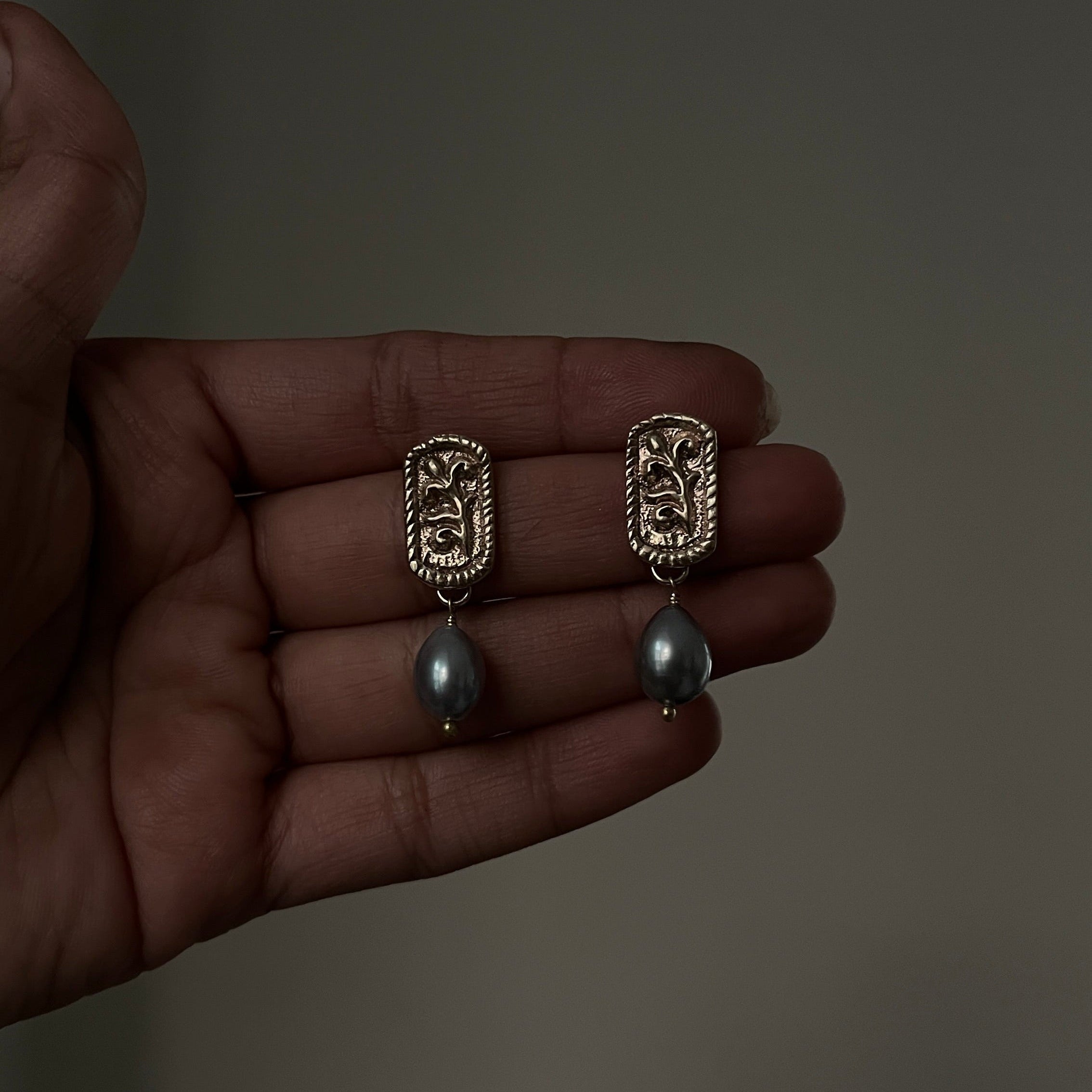 Vintage Grey Pearl earrings