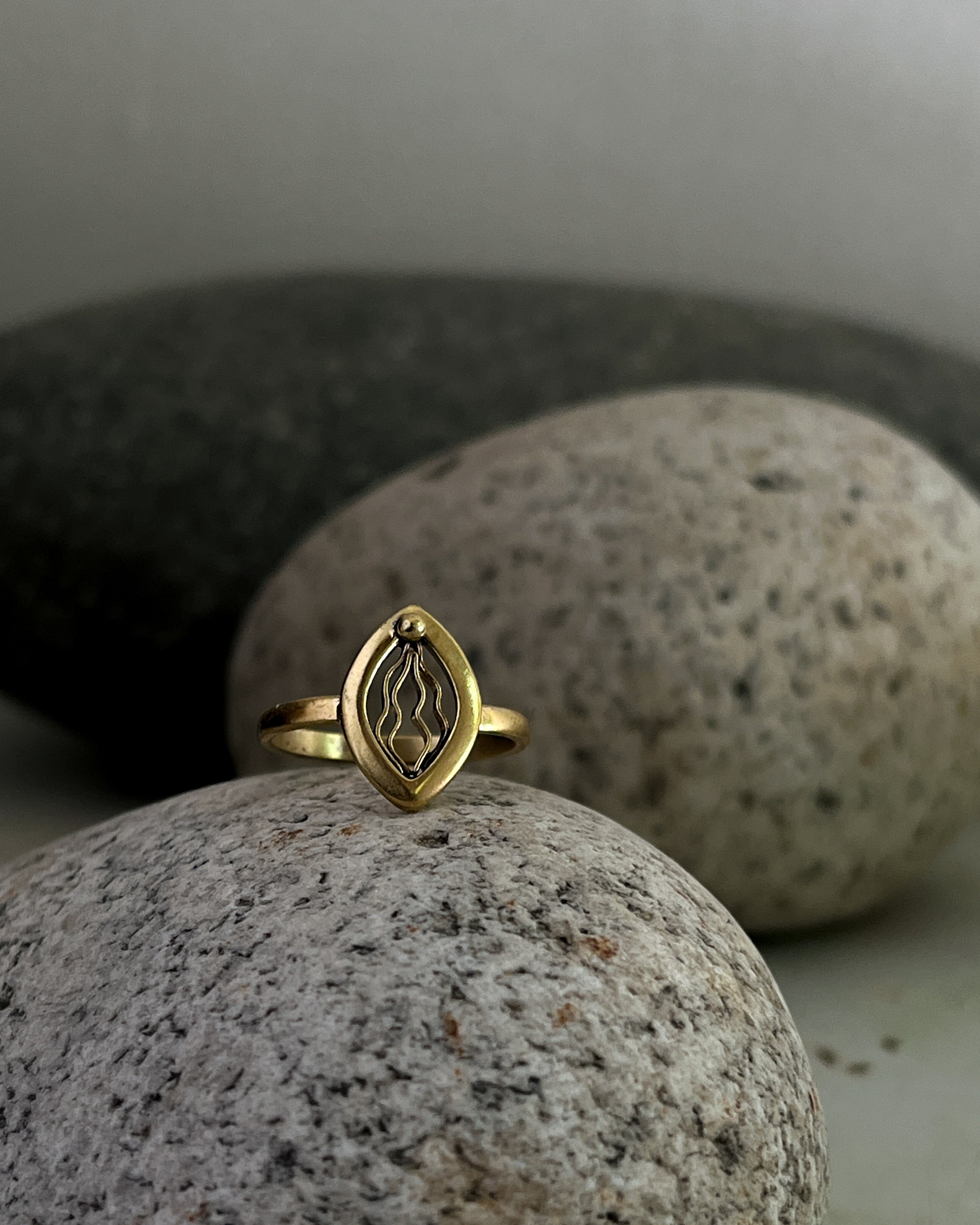 Mini Yoni Ring Brass