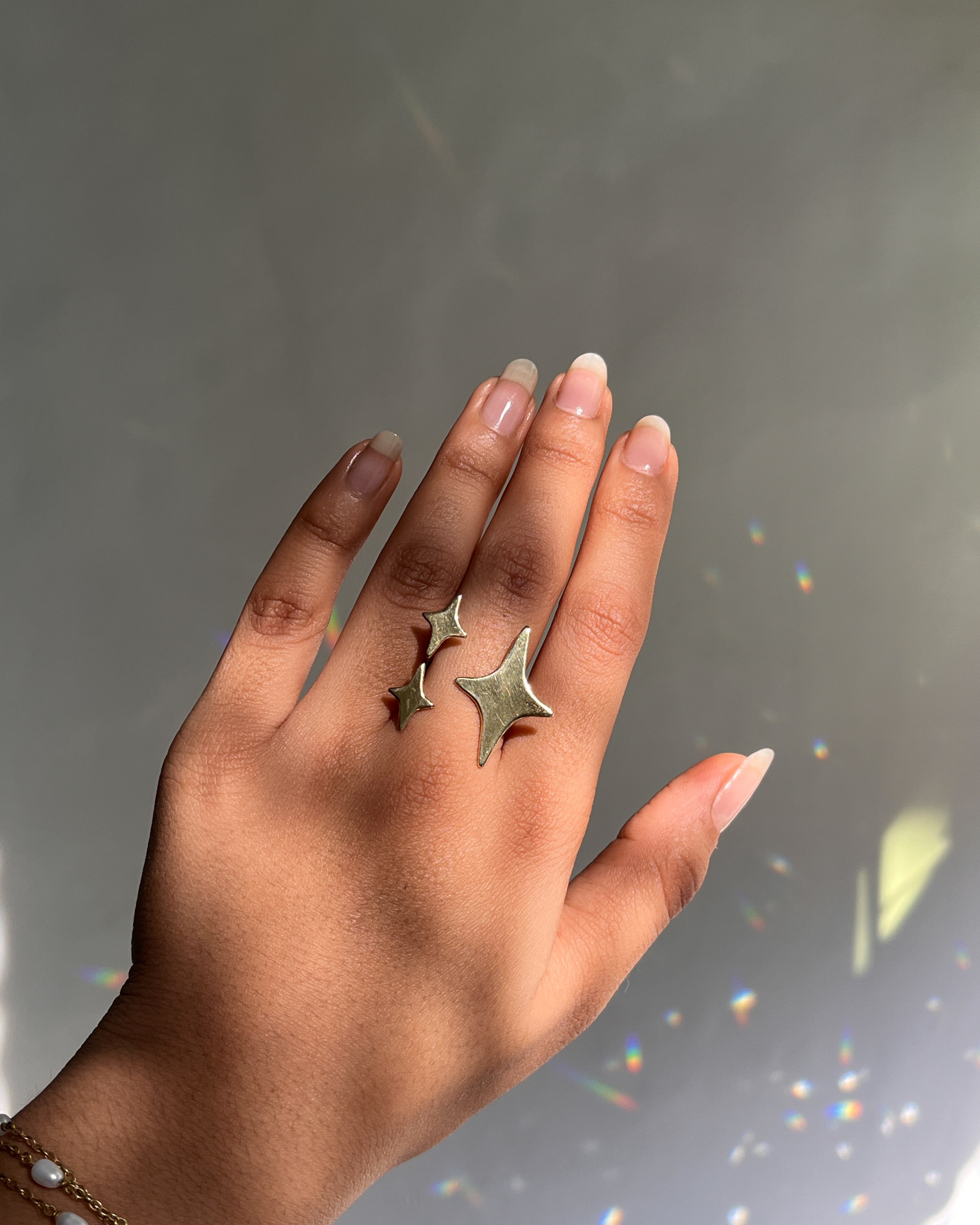 Sparkle Emoji Ring Brass