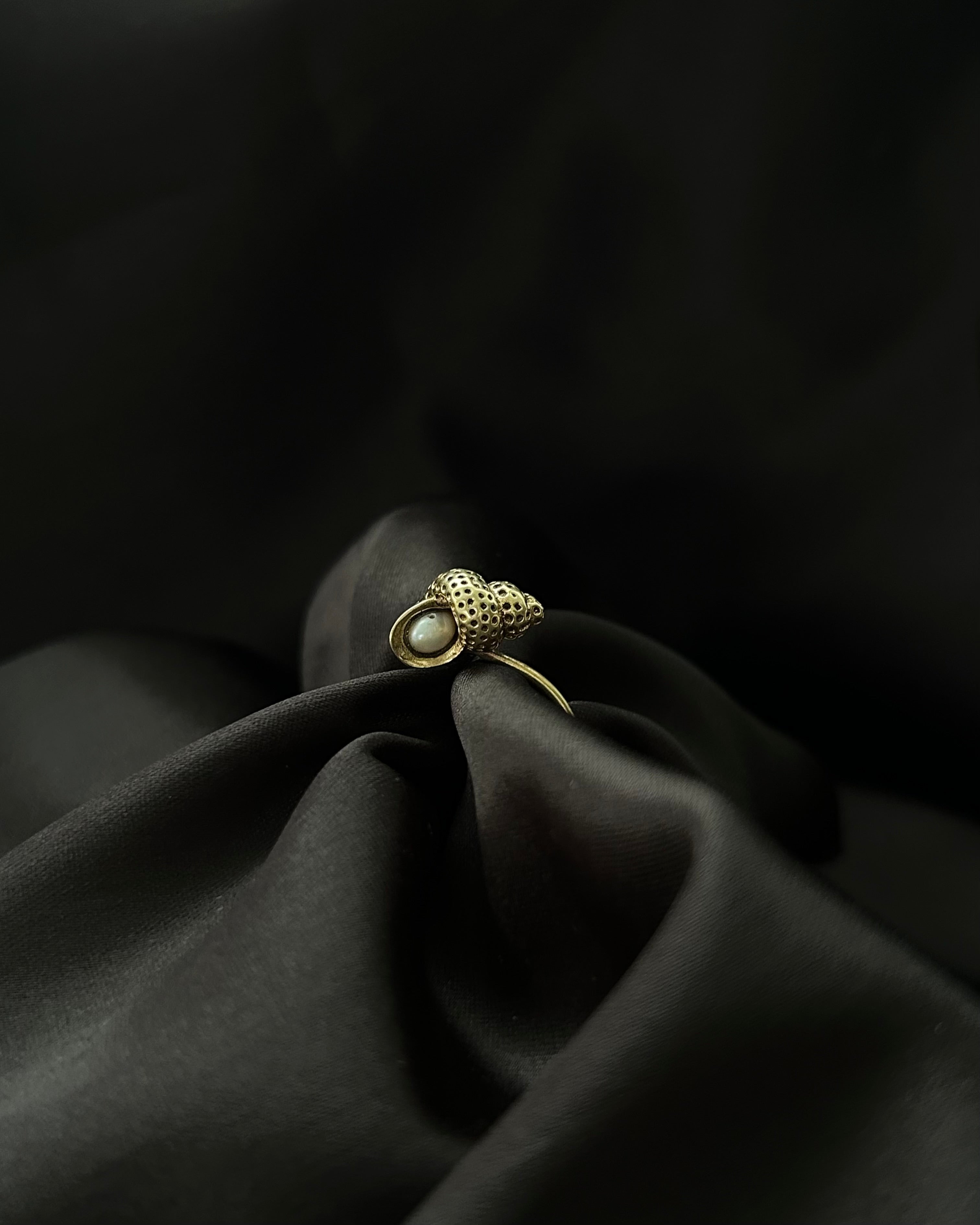 Sea Shell Ring with Pearl Brass