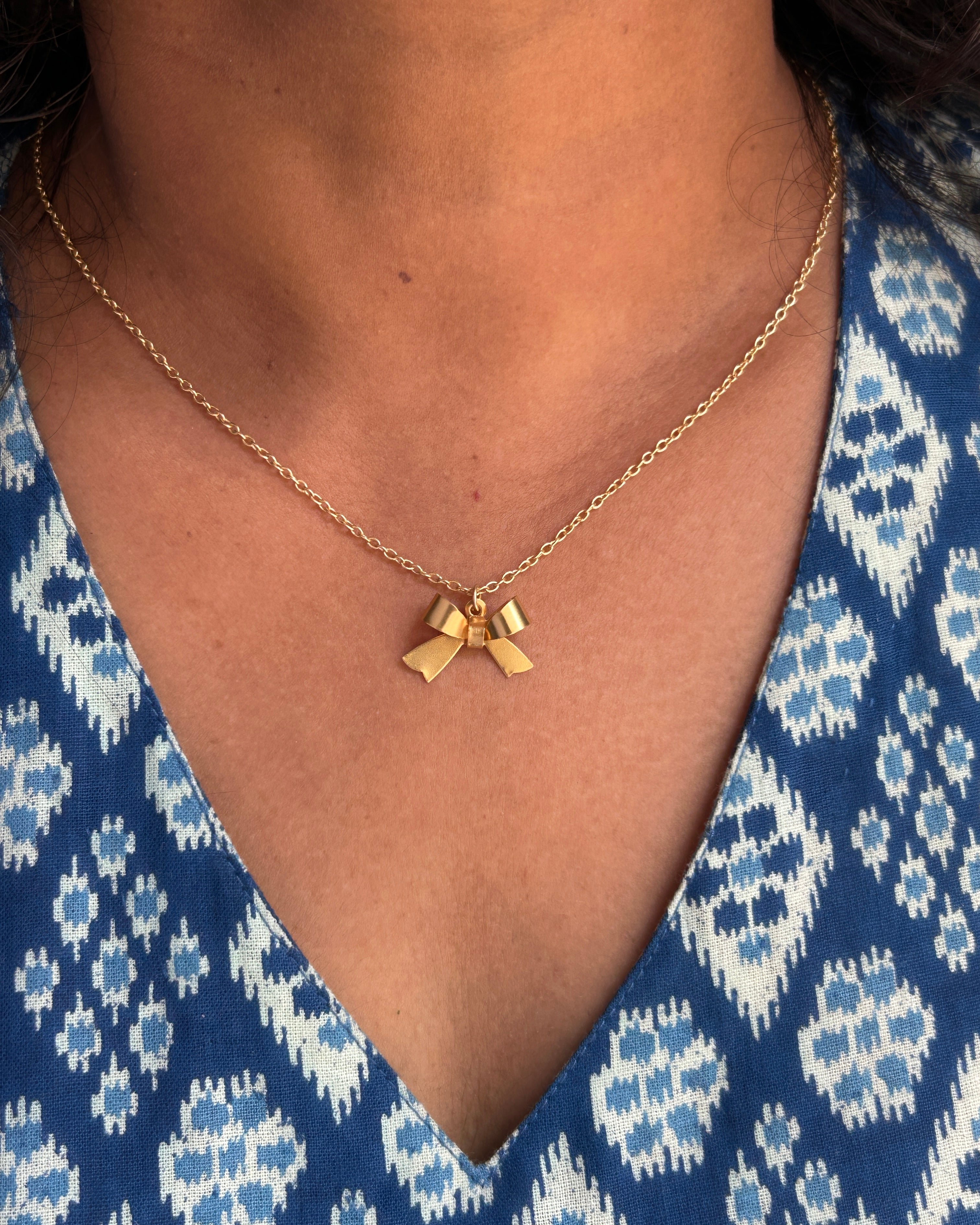 Bow Necklace