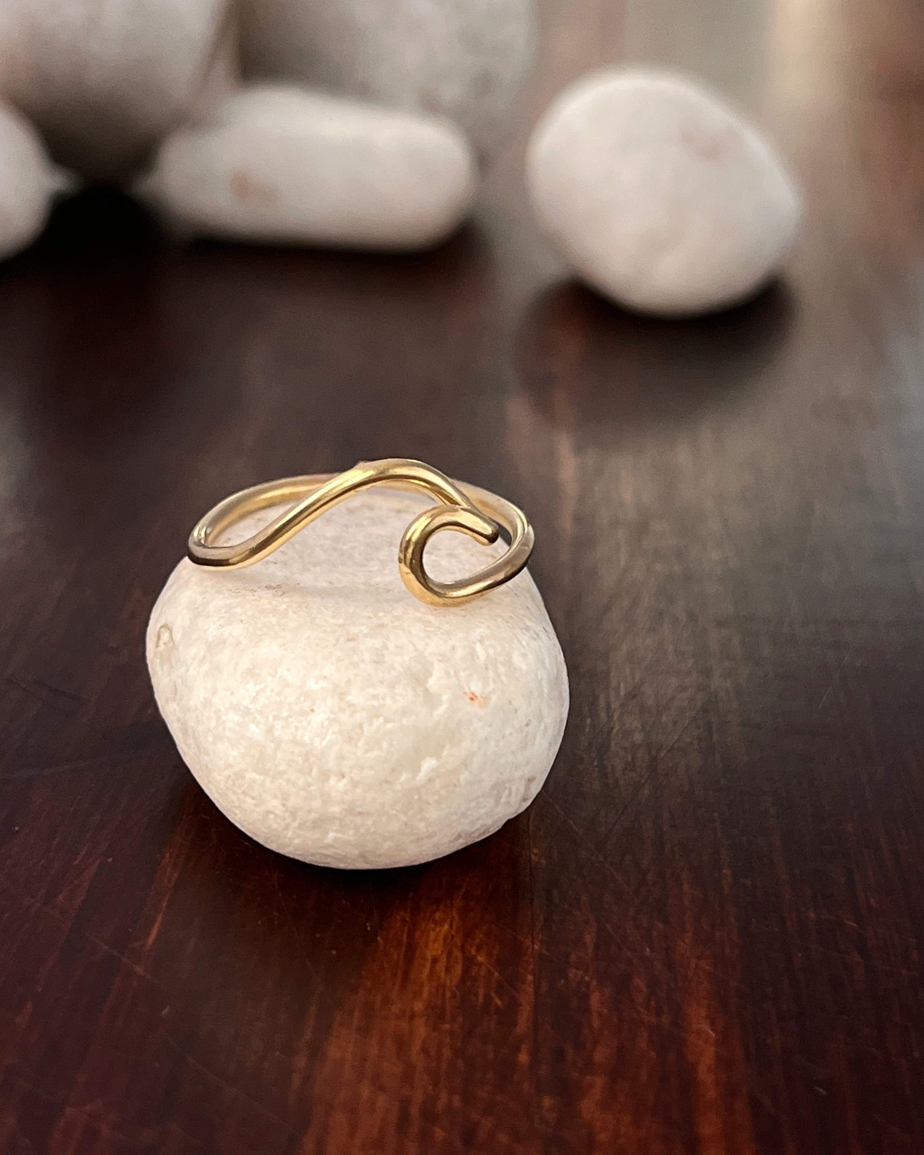 Wave Wired Ring Brass