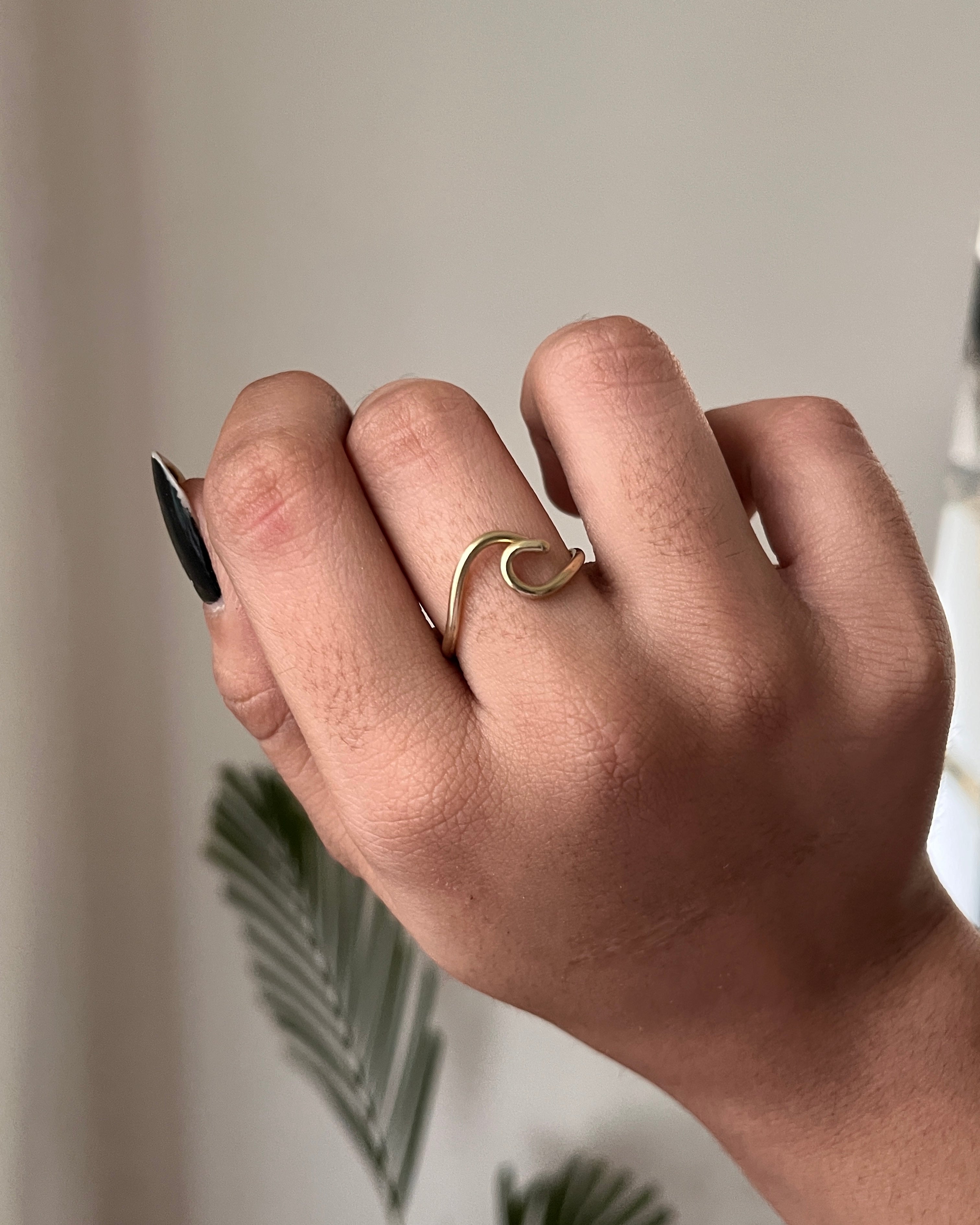 Wave Wired Ring Brass