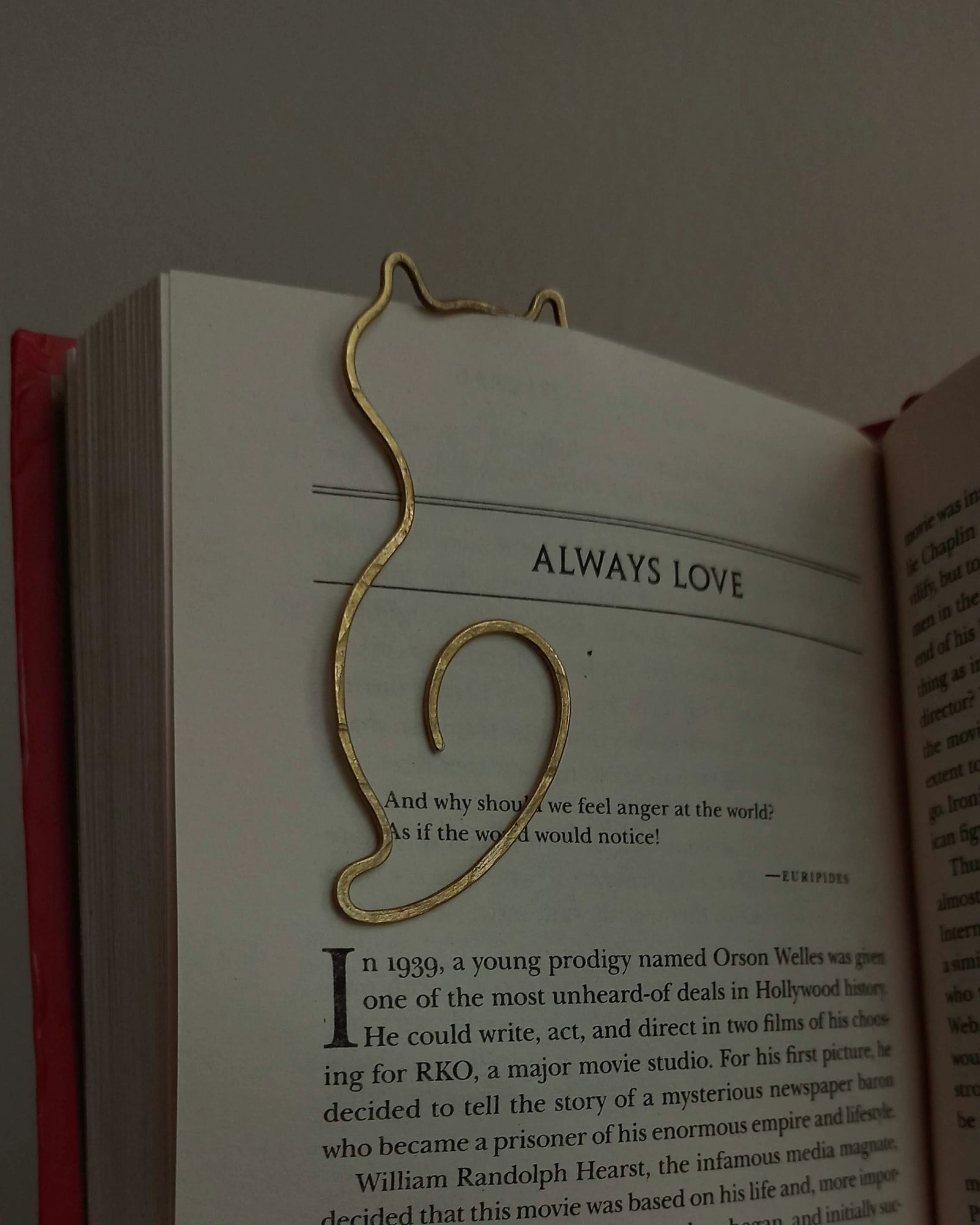 Brass wired cat bookmark handmade by A Creator's Studio