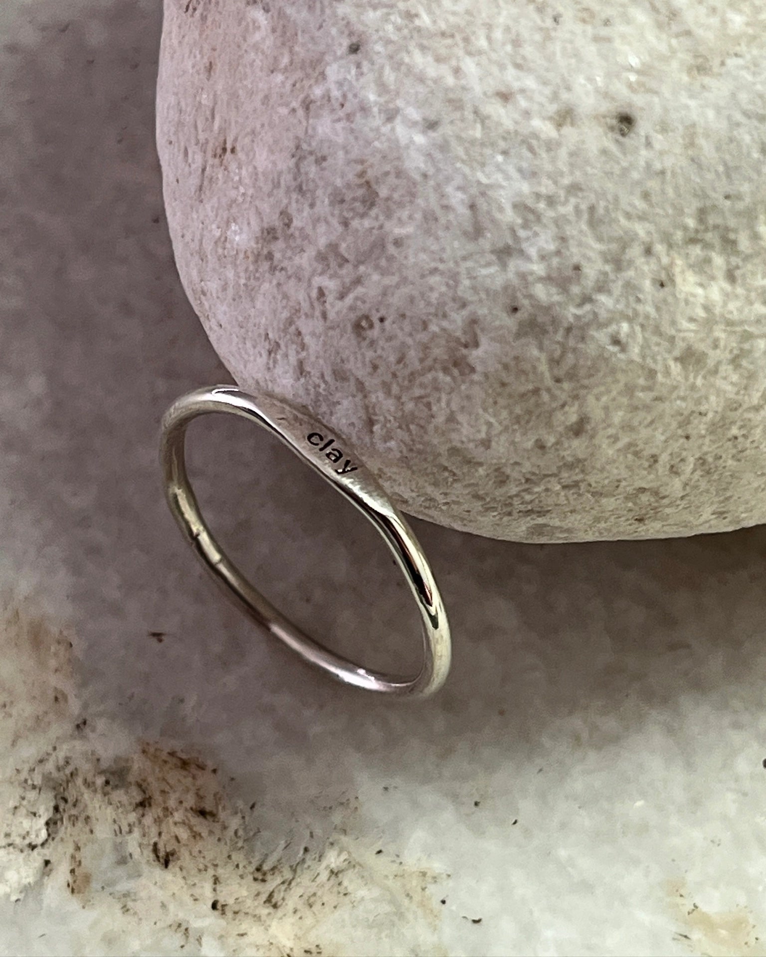 Silver ring with 'clay' engraving, handmade by A Creator's Studio
